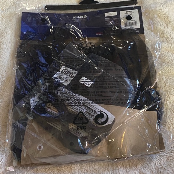 DC Batman Batgirl Child Girl 3-piece Halloween Cosplay Costume Size Small NWT - Picture 4 of 7